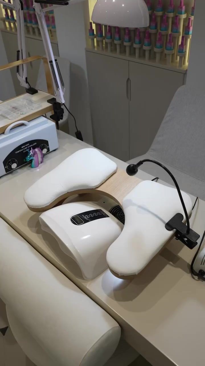 Girne’deki salonumuzda cilt bakımı ve Hydrafacial odası